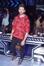 Kartik Aaryan at the promotion of Sonu Ke Titu Ki Sweety On the Sets Of Super Dancer Chapter 2 on 19th Feb 2018