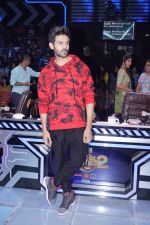 Kartik Aaryan at the promotion of Sonu Ke Titu Ki Sweety On the Sets Of Super Dancer Chapter 2 on 19th Feb 2018