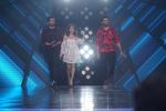 Kartik Aaryan, Nushrat Bharucha, Sunny Singh at the promotion of Sonu Ke Titu Ki Sweety On the Sets Of Super Dancer Chapter 2 on 19th Feb 2018 (158)_5a8bddee3be7b.jpg