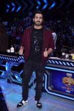 Sunny Singh at the promotion of Sonu Ke Titu Ki Sweety On the Sets Of Super Dancer Chapter 2 on 19th Feb 2018 (229)_5a8bde25d3667.JPG