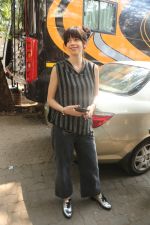 Kalki Koechlin spotted at Mehboob studio in bandra , mumbai (4)_5a9834bc4d161.JPG