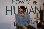 Aamir Khan at the book launch of Manjeet Hirani_s book titled _How to be Human - Life lessons by Buddy Hirani_ in Title Waves, Bandra, Mumbai on 5th March 2018 (27)_5a9e3801a9258.JPG