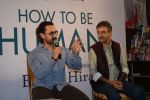 Aamir Khan at the book launch of Manjeet Hirani_s book titled _How to be Human - Life lessons by Buddy Hirani_ in Title Waves, Bandra, Mumbai on 5th March 2018 (30)_5a9e38067039b.JPG