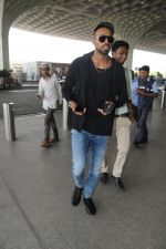 Hardik Pandya spotted in Mumbai airport on 5th March 2018 (4)_5a9e3a46e1f83.JPG