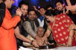 Sonu Nigam at the national honour Padma vibhushan bestowed to guru Ustad Ghulam Mustafa Khan at The Club in Andheri on 5th March 2018 (89)_5a9e3388358a1.JPG