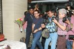 Aamir Khan birthday celebration at his mumbai residence on 14th March 2018 (24)_5aaa0e04484b3.JPG