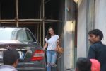Sophie Choudry spotted at bandra in mumbai on 21st March 2018 (13)_5ab343e201e74.JPG
