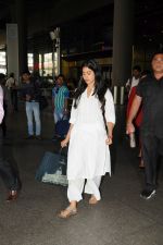 Janhvi Kapoor Spotted At Airport on 27th March 2018 (30)_5abb55386209f.JPG