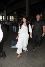 Janhvi Kapoor Spotted At Airport on 27th March 2018 (32)_5abb553c013ce.JPG