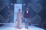 Anita Hassanandani & Rohit Reddy Showstopper For Designer Asif Merchant (Horra) At Bombay Times Fashion Week on 1st April 2018 (15)_5ac2432ca70e6.JPG