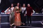 Lara Dutta, Farah Khan, Ahmed Khan On location of High Fever Dance na naya Tevar at filmcity in mumbai on 1st April 2018 (24)_5ac2390a3203f.jpg
