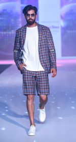 Model walk the ramp for Designer Narendra Kumar At Bombay Times Fashion Week on 1st April 2018 (43)_5ac24da151801.JPG