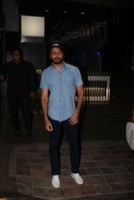Riteish Deshmukh Spotted At A Restaurant In Bandra on 6th April 2018 (2)_5ac9a776d23c1.jpeg