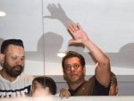 Salman Khan waves out to his fans post his return after getting bail in the poaching case on 7th April 2018