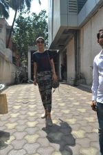  Shilpa Shetty spotted at bandra on 16th April 2018 (11)_5adec04010eaa.JPG