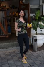 Saundarya Sharma spotted at a restaurant in juhu on 19th April 2018  (14)_5ae044b153dfa.JPG