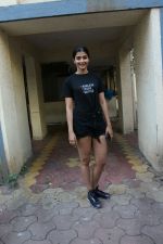Pooja hegde spotted at Bandra on 30th April 2018 (6)_5ae81a0e8a2e0.JPG