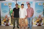 R Balki, Rajkumar Hirani at the Screening of 102 NotOut in Sunny Super sound, juhu on 1st May 2018 (81)_5ae957cf973c0.jpg