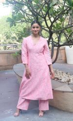 Alia Bhatt at Raazi media interactions in novotel juhu on 6th May 2018 (22)_5af0645d38ba3.jpg