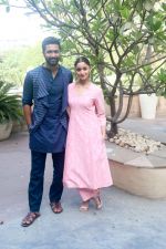 Alia Bhatt, Vicky Kaushal at Raazi media interactions in novotel juhu on 6th May 2018 (23)_5af0646d539bc.jpg