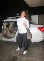 Kangana Ranaut spotted at juhu on 6th May 2018 (4)_5af0640a5561d.jpeg