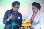 Manisha Koirala at book launch of Dr. Yusuf Merchant_s latest book HAPPYNESSLIFE LESSONS on 5th May 2018 (31)_5af0622d688f7.JPG