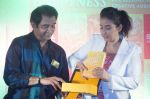 Manisha Koirala at book launch of Dr. Yusuf Merchant_s latest book HAPPYNESSLIFE LESSONS on 5th May 2018 (33)_5af0623202ff9.JPG