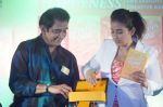 Manisha Koirala at book launch of Dr. Yusuf Merchant_s latest book HAPPYNESSLIFE LESSONS on 5th May 2018 (34)_5af0623361d8f.JPG