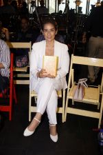 Manisha Koirala at book launch of Dr. Yusuf Merchant_s latest book HAPPYNESSLIFE LESSONS on 5th May 2018 (7)_5af06207b5306.JPG