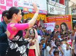 Tamannaah at the launch of B New Mobile Store in Proddatu on 5th May 2018 (48)_5af06a952220f.jpg
