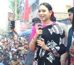 Tamannaah at the launch of B New Mobile Store in Proddatu on 5th May 2018 (51)_5af06a9987a21.jpg