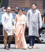Aamir Khan, Kiran Rao, Junaid Khan at Sonam Kapoor Anand Ahuja_s wedding in rockdale bandra on 8th May 2018 (76)_5af18ac6cf172.JPG