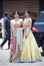 Janhvi Kapoor, Khushi Kapoor at Sonam Kapoor Anand Ahuja_s wedding in rockdale bandra on 8th May 2018 (40)_5af18bdedb350.JPG
