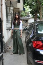  Diana Penty spotted at Bandra on 15th May 2018 (7)_5afbe1e217de1.JPG