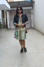 Sameera Reddy spotted at Bandra, Mumbai on 16th May 2018 (28)_5afea6a58415e.JPG