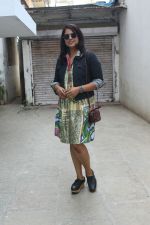 Sameera Reddy spotted at Bandra, Mumbai on 16th May 2018 (30)_5afea6a9ab254.JPG