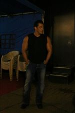 Salman khan spotted at Mehboob Studio bandra on 5th June 2018 (11)_5b178296c1de1.JPG