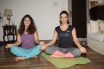 Surveen Chawla doing yoga on the eve of World Yoga Day at her andheri house on 20th June 2018 (15)_5b2b43bbc86cd.JPG