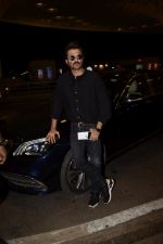 Anil Kapoor leaving for IIFA at international airport in mumbai on 21st June 2018 (52)_5b2c99e382f17.JPG