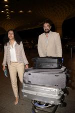 Kabir Bedi, Parveen Dusanj leaving for IIFA at international airport in mumbai on 21st June 2018 (58)_5b2c9a735e62c.JPG