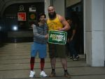 Varun Dhawan with WWE Superstar Braun Strowman at gym in Khar on 22nd July 2018 (4)_5b557b9cb5185.jpg