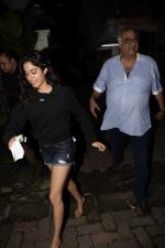 Janhvi Kapoor, Boney Kapoor spotted at Arjun Kapoor_s house in juhu on 25th July 2018 (7)_5b59702eac5d8.jpg