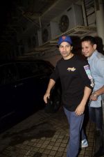 Varun Dhawan Spotted at pvr juhu on 28th July 2018 (5)_5b5eac605b688.jpg