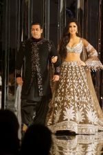 Salman Khan, Katrina Kaif at Red Carpet for Manish Malhotra new collection Haute Couture on 1st Aug 2018 (104)_5b62bb0252a36.JPG