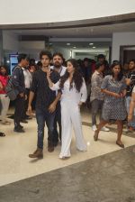 Janhvi Kapoor And Ishaan Khattar with Dhadak team At Whistling Woods Master Class on 8th AUg 2018 (10)_5b6be30369bf3.JPG