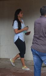 Lara Dutta spotted at Pilates gym in khar on 13th Aug 2018 (2)_5b726fbf4c8d7.jpg