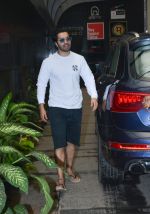 Varun Dhawan spotted at gym in bandra on 20th Aug 2018