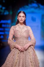 Aditi Rao Hydari walk the ramp for Jayanti Reddy at Lakme Fashion Week on 26th Aug 2018 (68)_5b83d65c80715.jpg