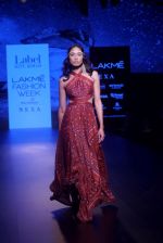 Model walk the ramp for  ritu kumar at Lakme Fashion Week on 26th Aug 2018 (3)_5b83cf37012cb.JPG