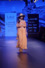 Model walk the ramp for  ritu kumar at Lakme Fashion Week on 26th Aug 2018 (45)_5b83cfa5563c1.JPG